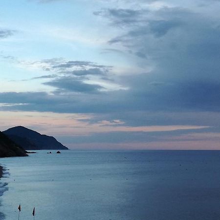 Tinetto Brezza Di Mare Appartement Deiva Marina Buitenkant foto